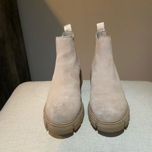 Steve Madden Women's Howler Lug-Sole Chelsea Booties